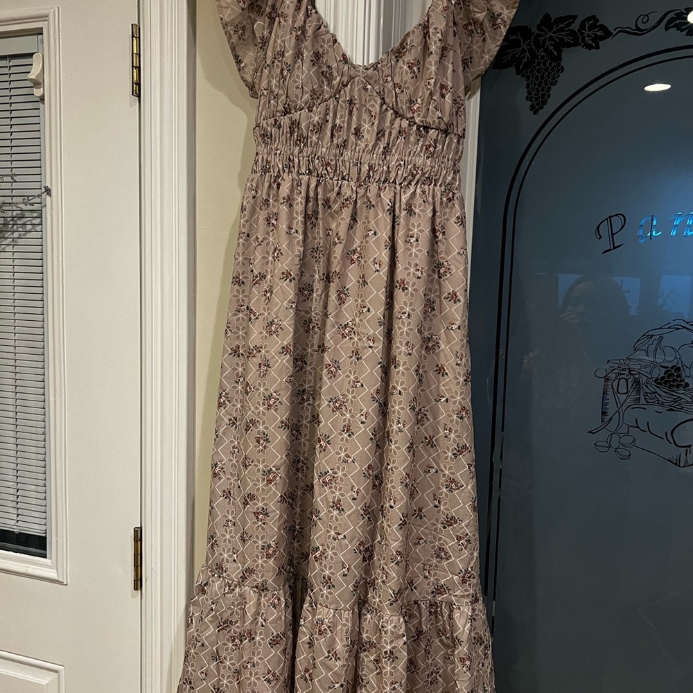 Elegant Beige Patterned Dress